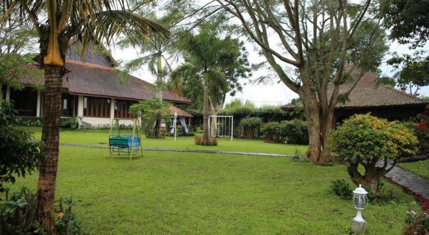 La Oma Hotel Lembang Luaran gambar