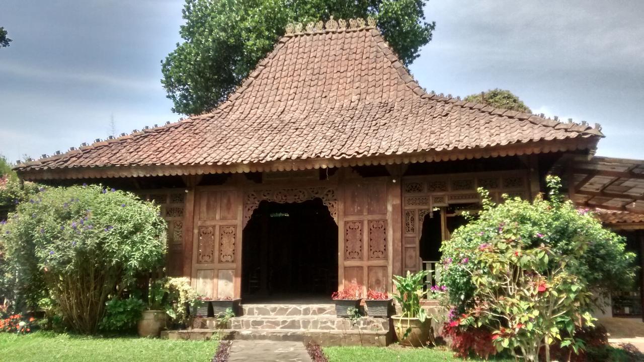 La Oma Hotel Lembang Luaran gambar