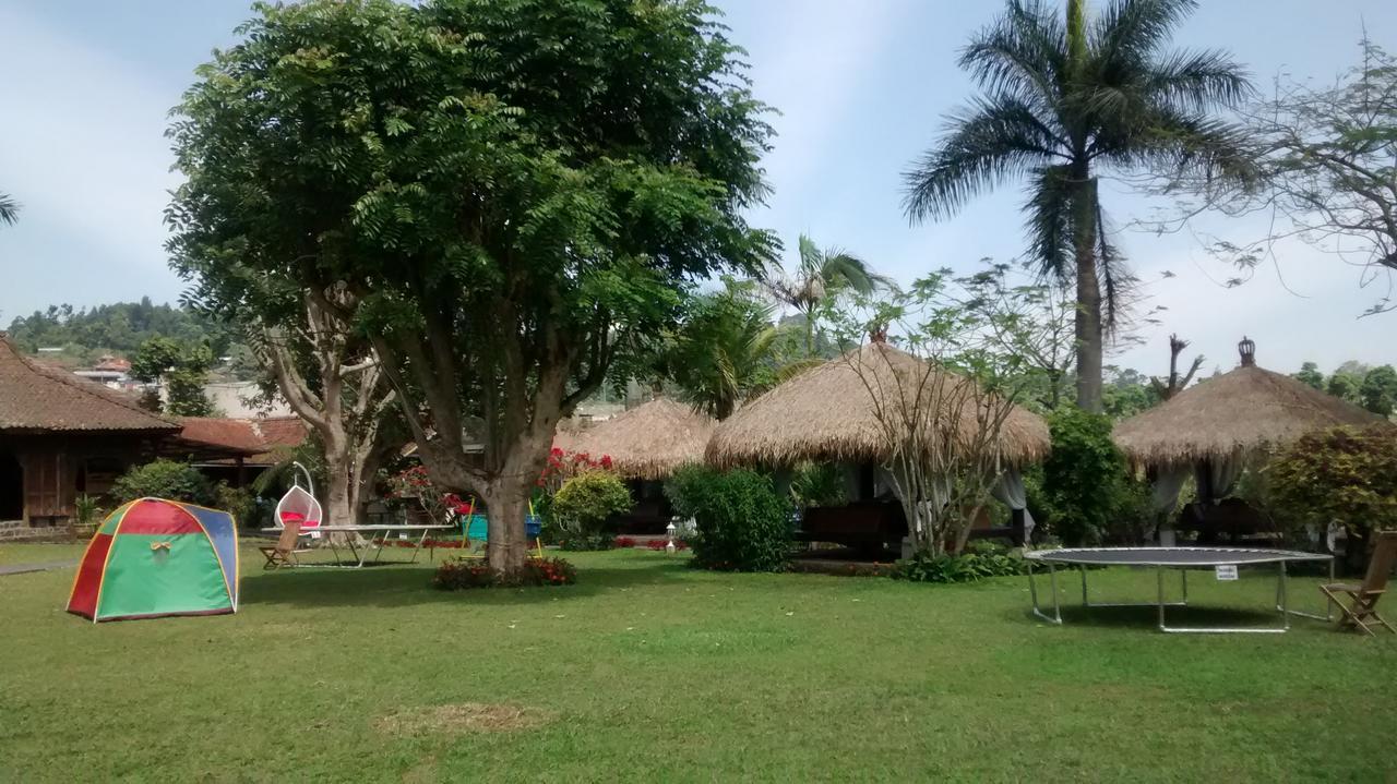 La Oma Hotel Lembang Luaran gambar