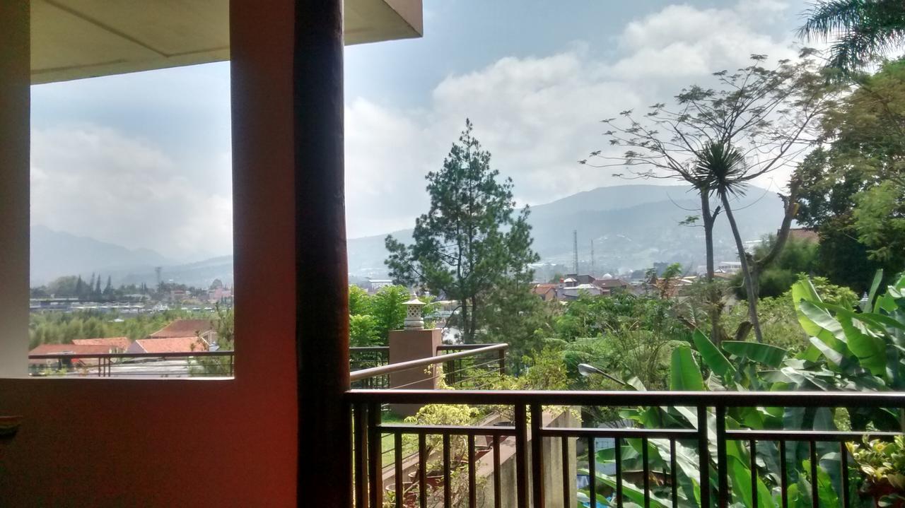 La Oma Hotel Lembang Luaran gambar